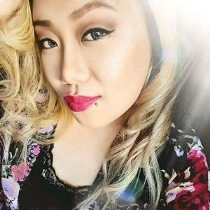 Meet your Posher, April